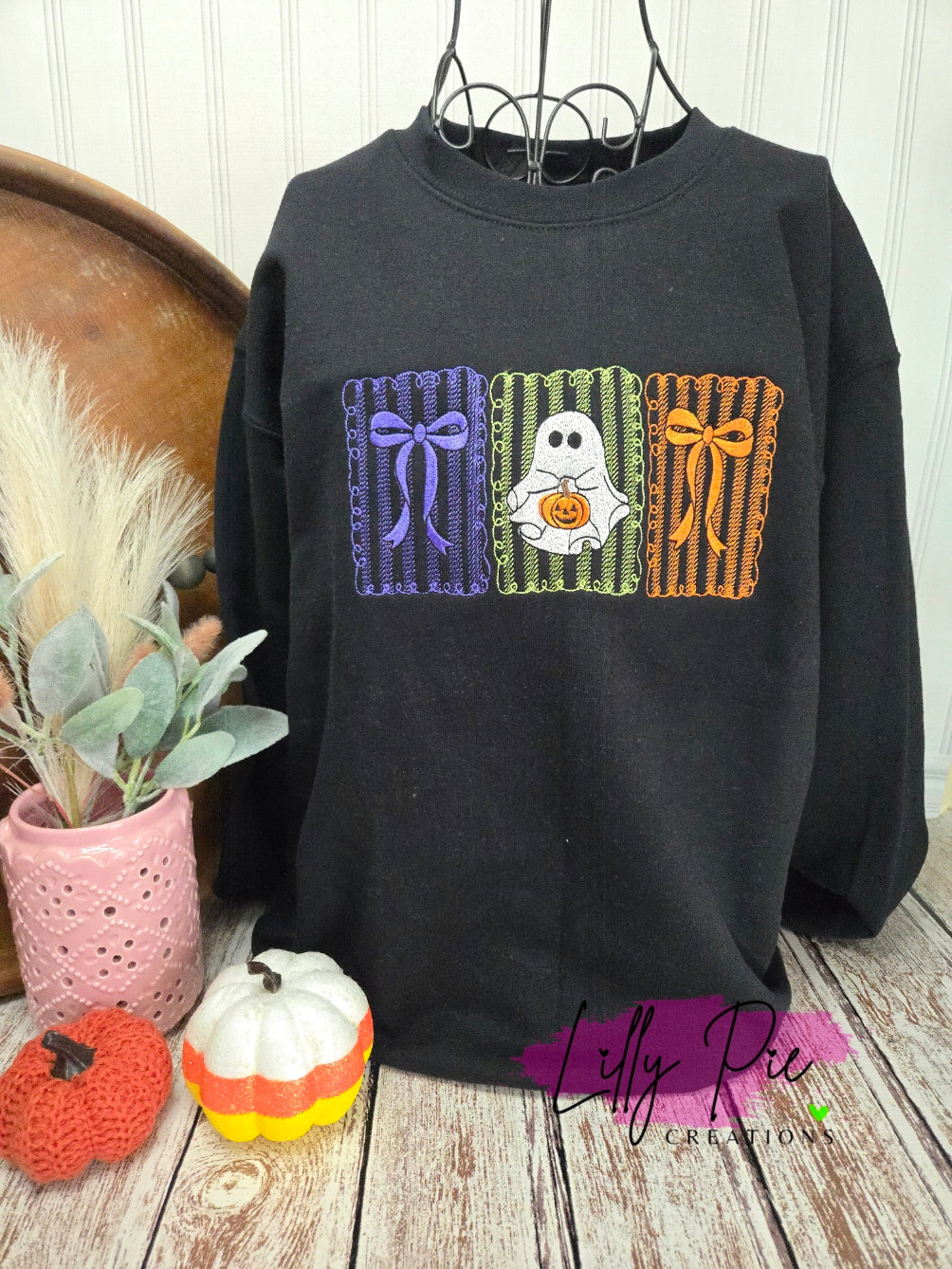 Halloween Stamp Embroidered Sweatshirt - Bows and Ghost Black Sweatshirt